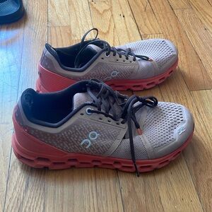 On cloudstratus 1 women’s 7.5 rose and burnt orange
